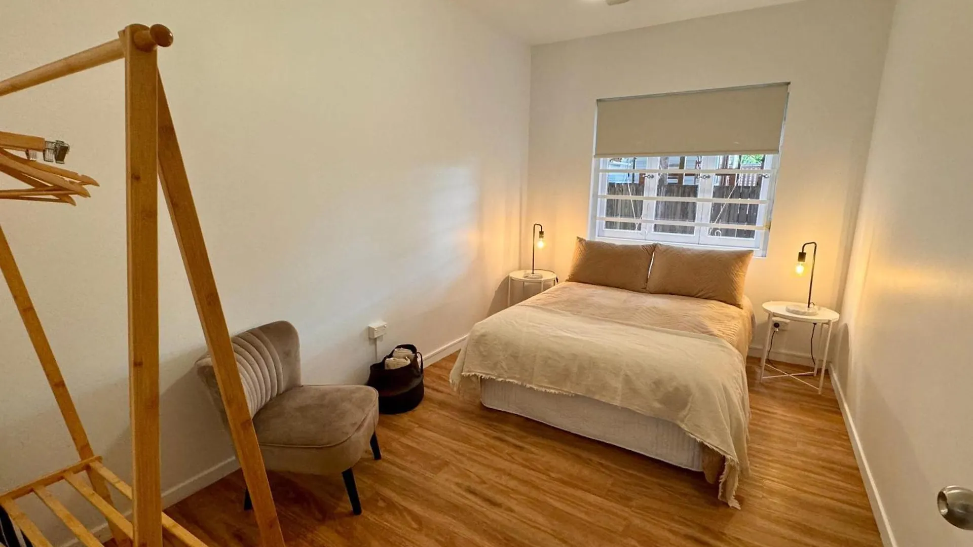 3 Bed Budget Accom Hidden Gem Parking Near Gabba Brisbane